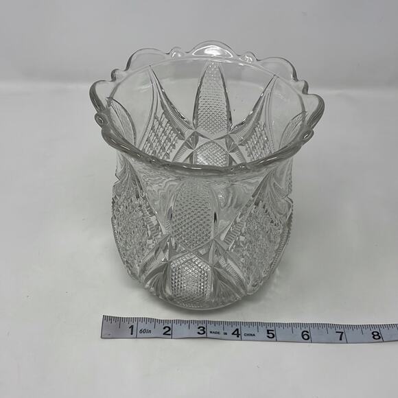 Vintage Early American Pressed Glass biscuit jar- without lid - Picture 6 of 10